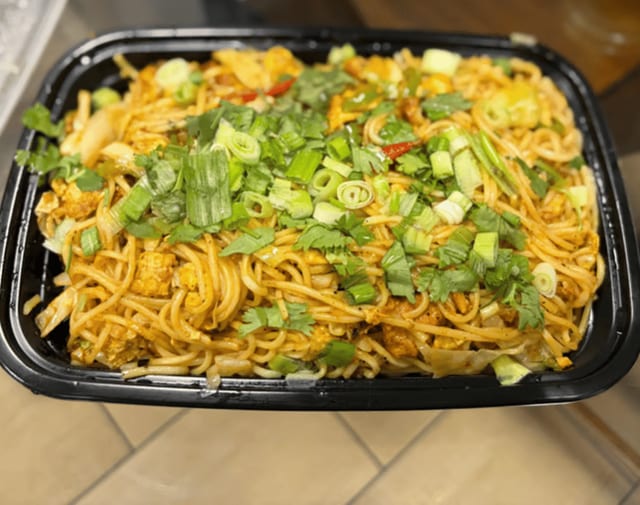 Chicken Schezwan Noodles.
