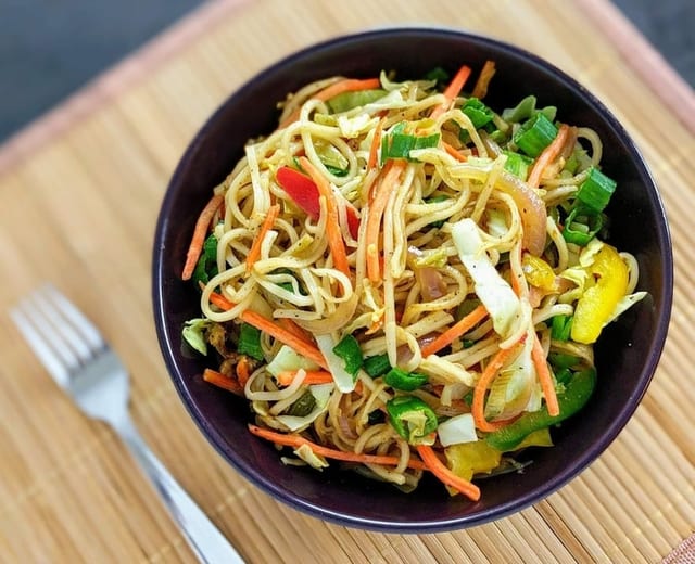 Veg Schezwan Noodles.